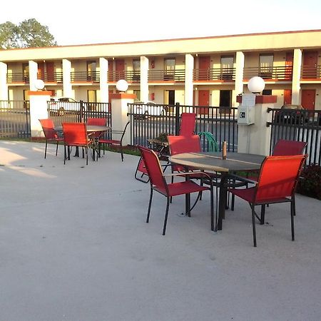 New Valdosta Inn And Suites Exteriör bild