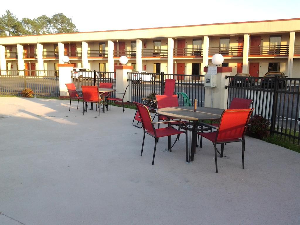 New Valdosta Inn And Suites Exteriör bild