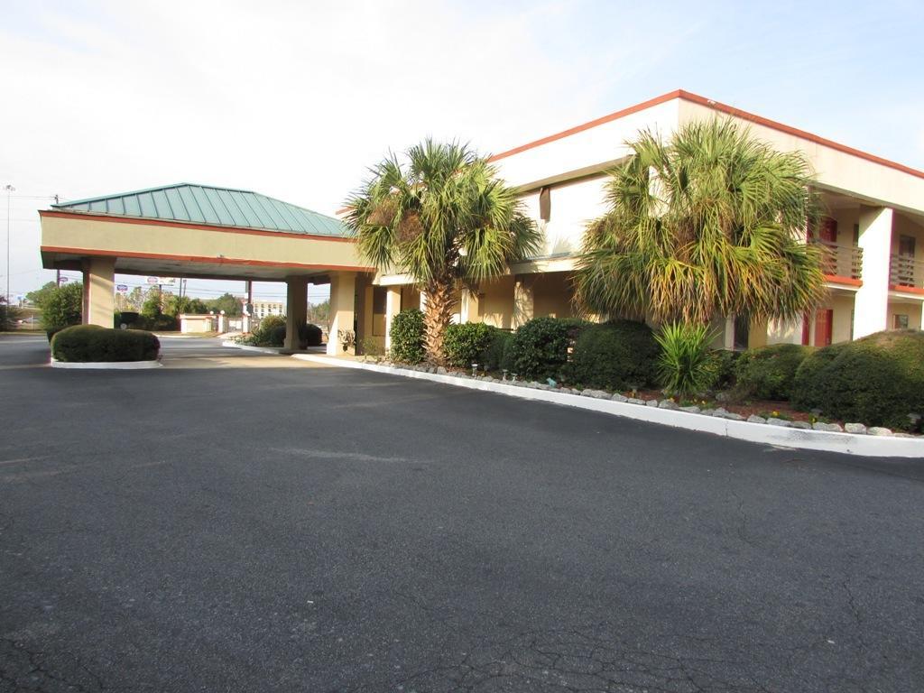 New Valdosta Inn And Suites Exteriör bild